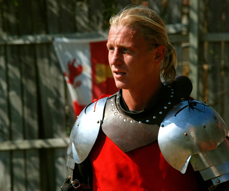 chivalry, sword, photography, young adult, clothing, conflict, 2K, men, armor, battle, shallow, strength, adult, the Crusades, history, mature adult, headshot