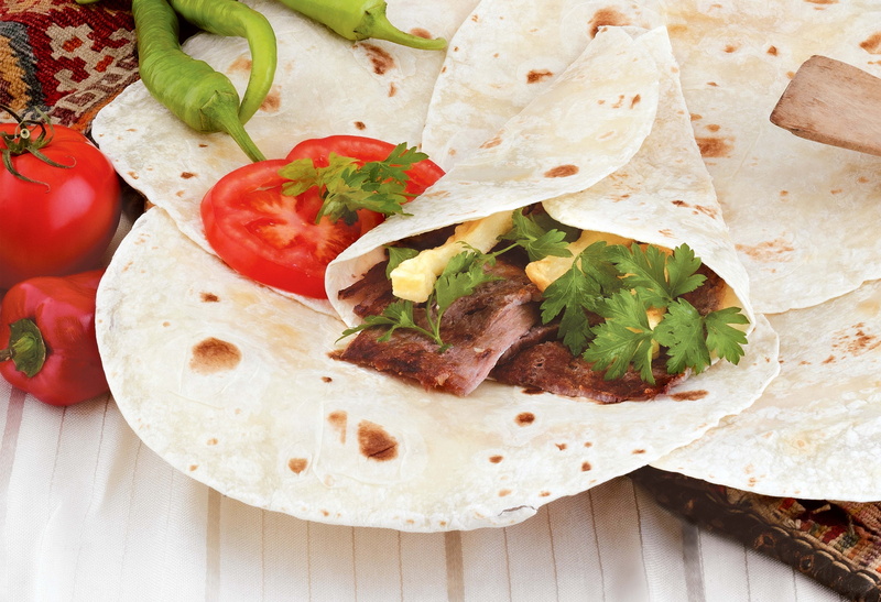 salsa, bread, pancakes, rustic, wood - Material, herbs, tortilla - Flatbread, table, fruit, wellbeing, pita Bread, speed, fajita, appetizer, crockery, herb
