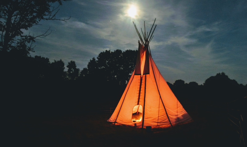 nighttime, 4K, sky, tent, silhouette, cloud - sky, teepee, beige, tipis, nature, architecture, sunset, night, camping, tee-pee, field, indian, orange color
