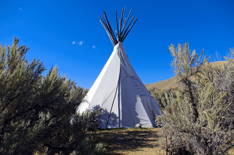 field, camp, scenery, sunlight, american, low angle view, sky, teepee, ghost town, tipi, beaverhead, travel, tent, grass, montana, gold rush, nature, bannack