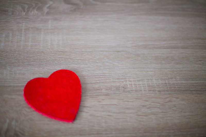 birthday, dom, welcome, live, table, heart, red, heart shape, shape, romance, a lot of success, 5K, still life, valentines day - holiday, love, design