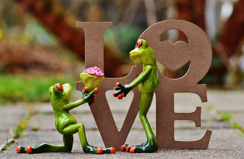 day, creativity, human representation, forgive, outdoors, valentines day, male likeness, celebration, toy, marriage proposal, art and craft, i beg your pardon