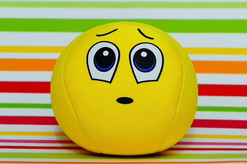 white, yellow, animal, funny, art and craft, multi colored, representation, multicolored, excuse me, close-up, still life, face, 5K, anthropomorphic smiley face