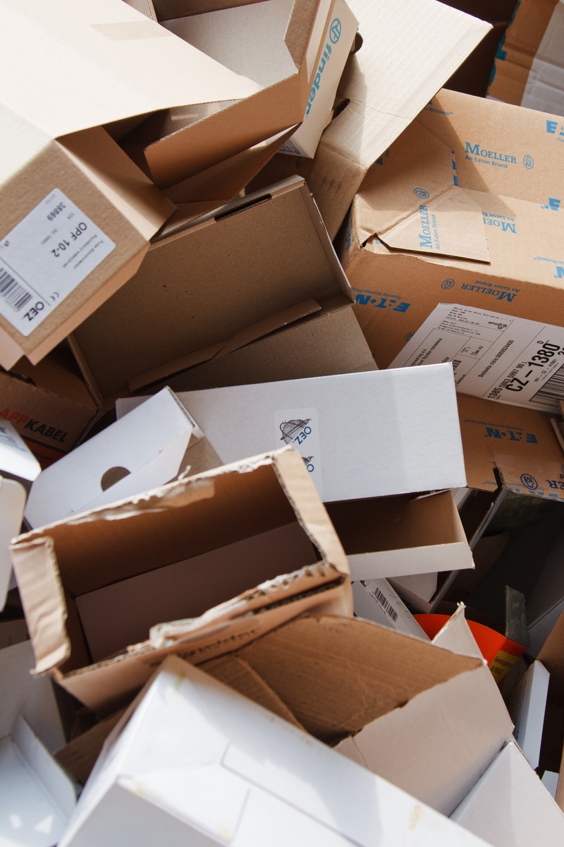 box, table, boxes, empty, large group of objects, 4K, beige, transport, delivery, indoors, no people, education, high angle view, cardboard, cardboard box