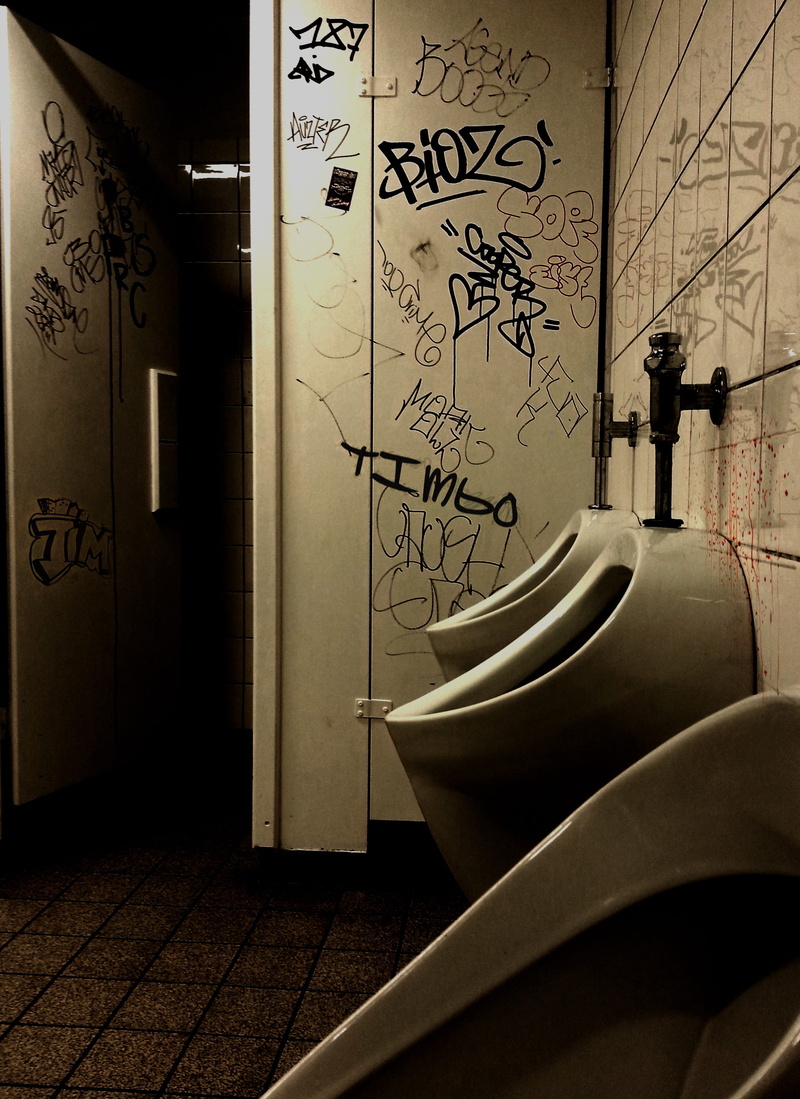 seat, 2K, wc, bad, public, public building, urinal, domestic room, gloomy, wall - building feature, bathroom, walls, text, school toilet, public restroom