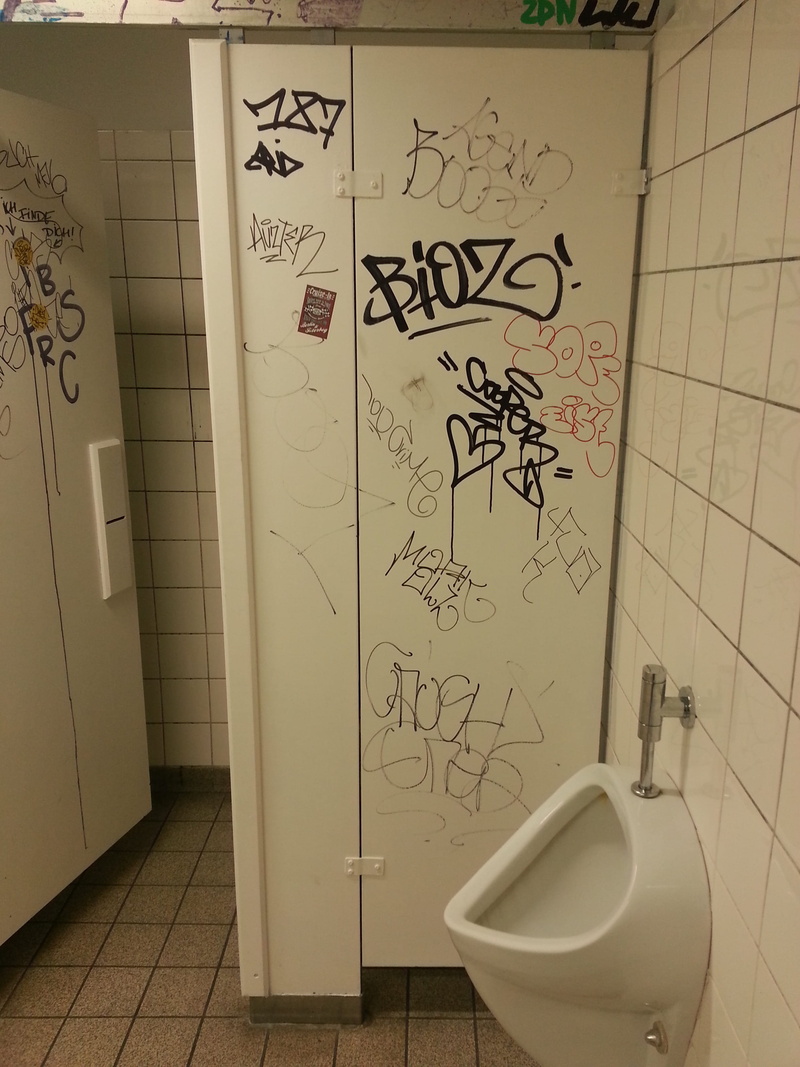 door, no people, tile, Wc, hygiene, MenS, Bad, flooring, graffiti, public, communication, School, creativity, school toilet, wall - building feature, message