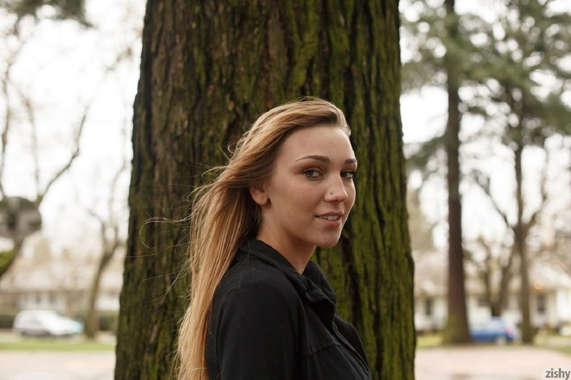 one person, plant, model, contemplation, adult, blond hair, portrait, headshot, 720P, hairstyle, hair, Kendra Sunderland, young adult, young women, outdoors