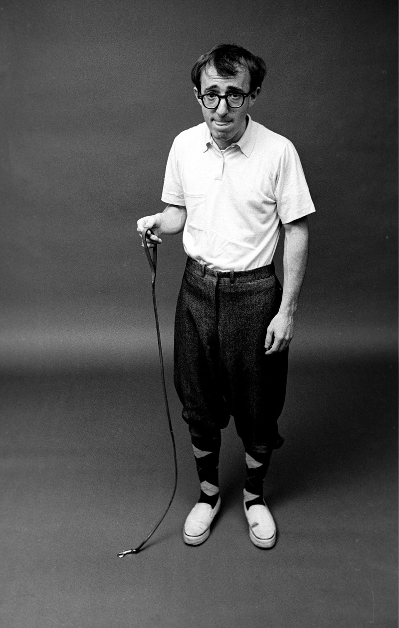 Woody Allen, performance, studio shot, artist, one person, rock music, listening, casual clothing, portrait, actor, indoors, standing, 1080P, full length