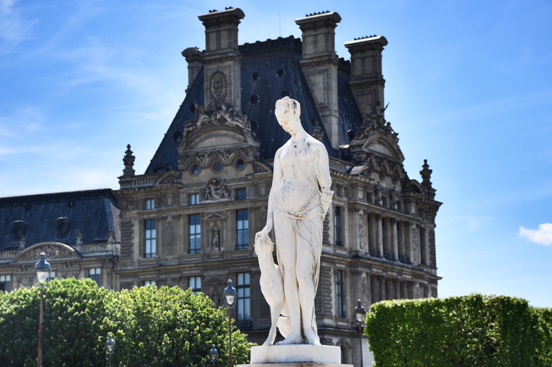 craft, grand carré, tuileries garden, low angle view, place of interest, outdoors, tree, building exterior, paris, architectural column, creativity, human representation