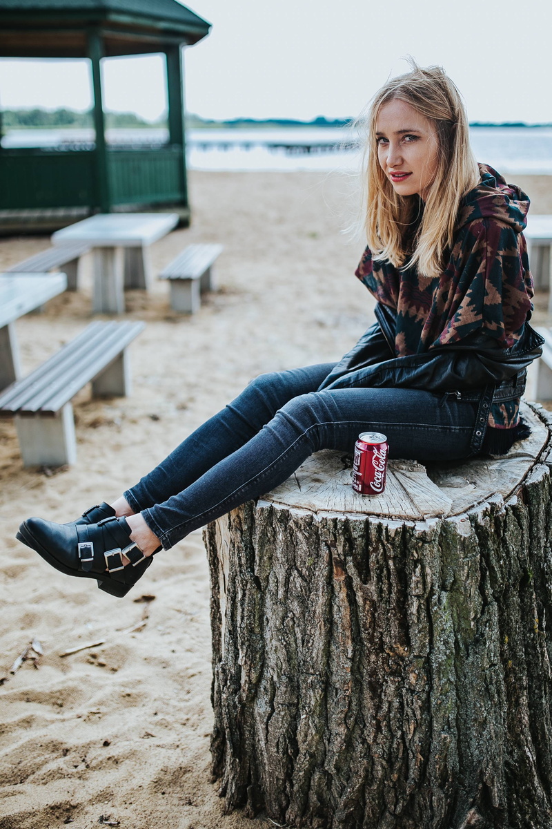 water, coca-cola, woman, can, tree stump, relaxation, pretty, outdoors, hair, drink, leisure activity, girl, caucasian Ethnicity, focus on foreground, beach