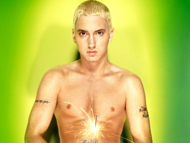indoors, blond hair, 720P, front view, green background, waist up, chest, hop, studio shot, looking at camera, hip, tattoo, body part, human body part
