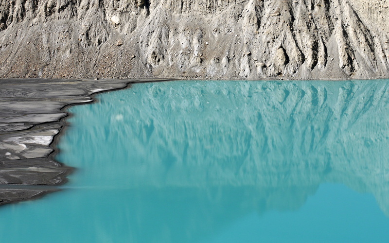 solid, turquoise, scenics - nature, water, reflections, outdoors, rock - object, waterfront, day, aquamarine, panasonic, 4K, panasoniclumixgvario14‑45mm/f3.5‑5.6asph/megao.i.s