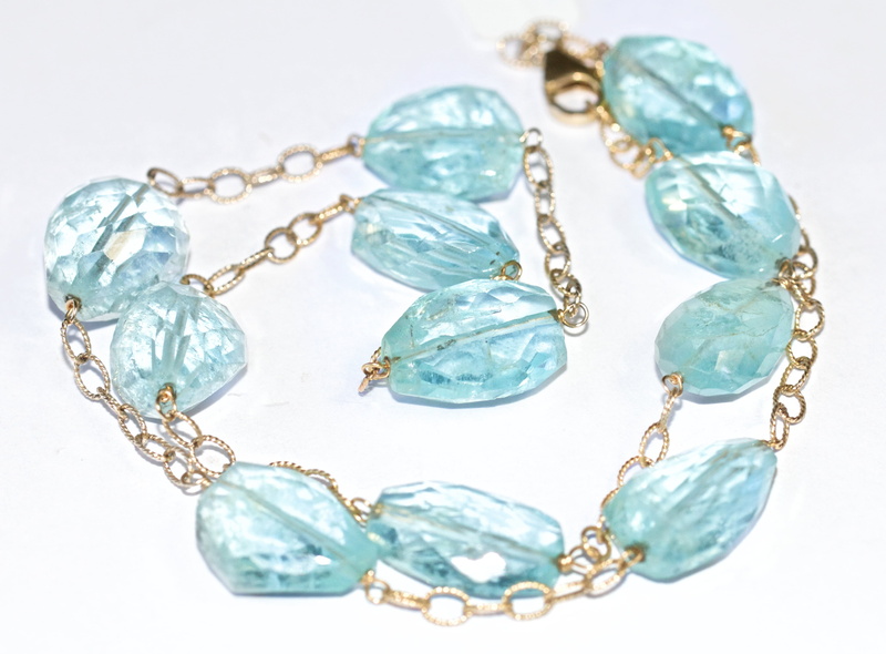 wealth, gem, decoration, elegant, pearl jewelry, group of objects, aquamarine, necklace, elegance, finance, blue, gold colored, white background, jeweled