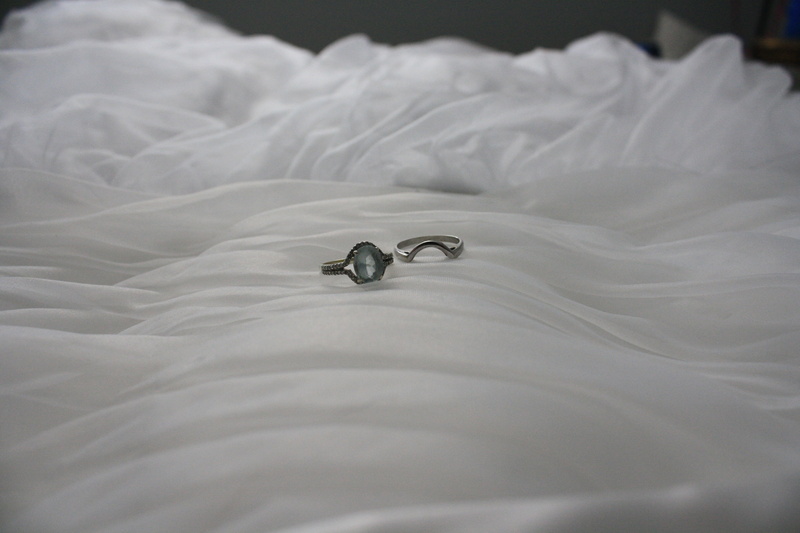 linen, wife, silver, valentines day - holiday, cloth, unique, love, engagement ring, stone, tulle, luxury, softness, pillow, romance, 4K, wedding band