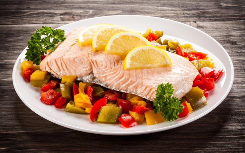 healthy eating, 1080P, freshness, slice, plate, garnish, lemons, food and drink, indoors, tomato, food, table, meat, wellbeing, dinner, fruit, wood - material