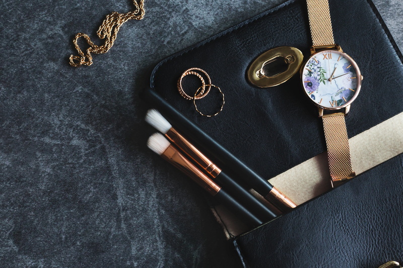 photo, close-up, time, Beauty, Makeup, personal accessory, antique, Flatlay, instrument of time, clock face, high angle view, 4K, creativity, directly above