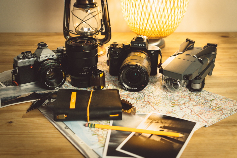 nostalgia, technology, group of objects, cameras, photography Themes, indoors, retro Styled, photo, still life, single Object, large group of objects, choice