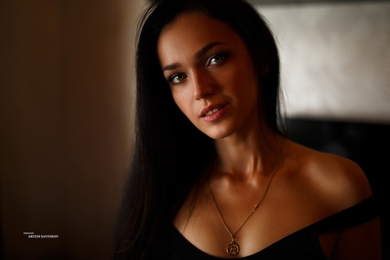 black hair, necklace, portrait, face, Artem Savinkov, depth of field, Ekaterina Savinkova, women, smiling, 1080P