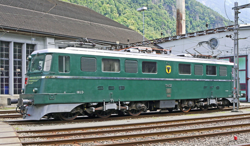 rail transportation, green color, day, cff, operational, transportation, kantonslok, architecture, gotthard-ramp, public transportation, reuss valley, track