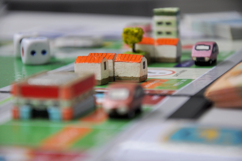 variation, large group of objects, monopoly custon game, paint, creativity, no people, indoors, monopoly craft, palette, monopoly custon, 2K, office, close-up