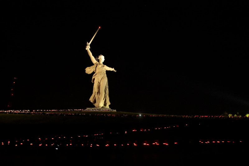 Motherland, Sculpture, Great Patriotic War, freedom, Volgograd, Night, The city, built structure, the Second World War, art and craft, human representation