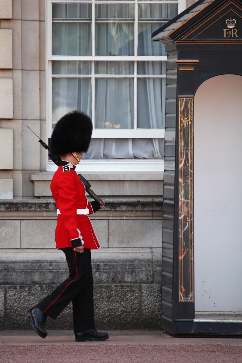 traditional, full length, black, Palace, men, side view, beside, weapon, outdoors, military, leisure activity, suit, childhood, building exterior, walking