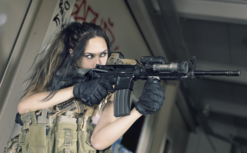 Woman, Girls and Guns, 5K, Assault Rifle, Women, Girl, Weapon, Brunette