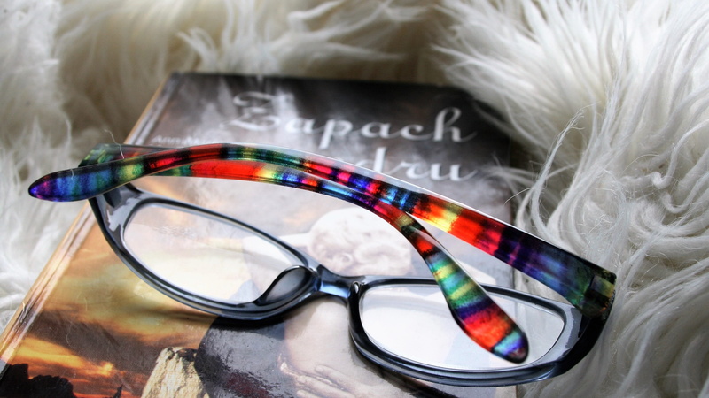 glasses, creativity, mood, indoors, close-up, healthcare and medicine, personal accessory, romantic, vacations, background computer, eyeglasses, lenses