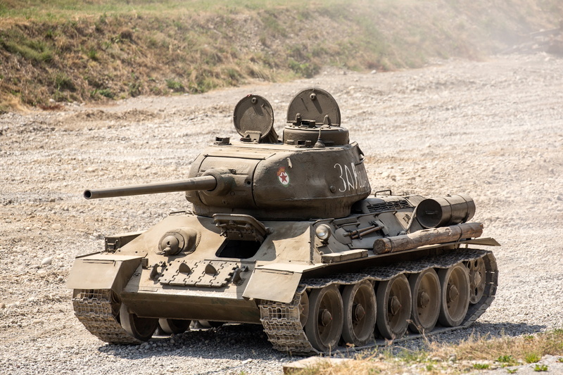 nature, tank, T-34-85, sunlight, military Land Vehicle, land Vehicle, outdoors, history, conflict, land, battlefield, field, army, military, average, Soviet