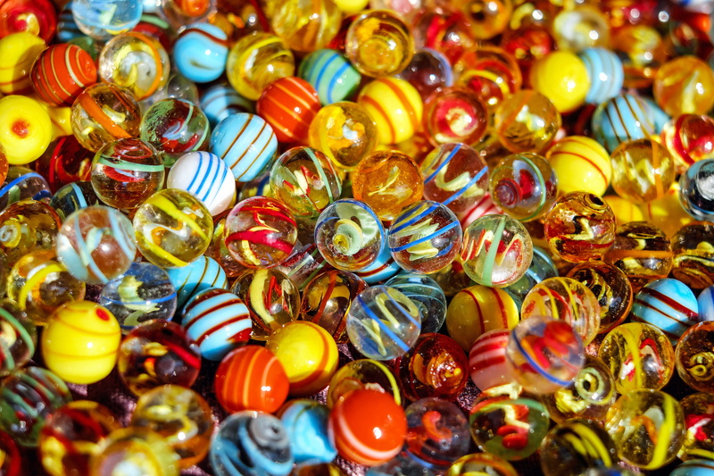 marble, balls, 4K, still life, glass marbles, shiny, photo, large group of objects, close-up, marbles, pattern, multi colored, about, indoors, selective focus