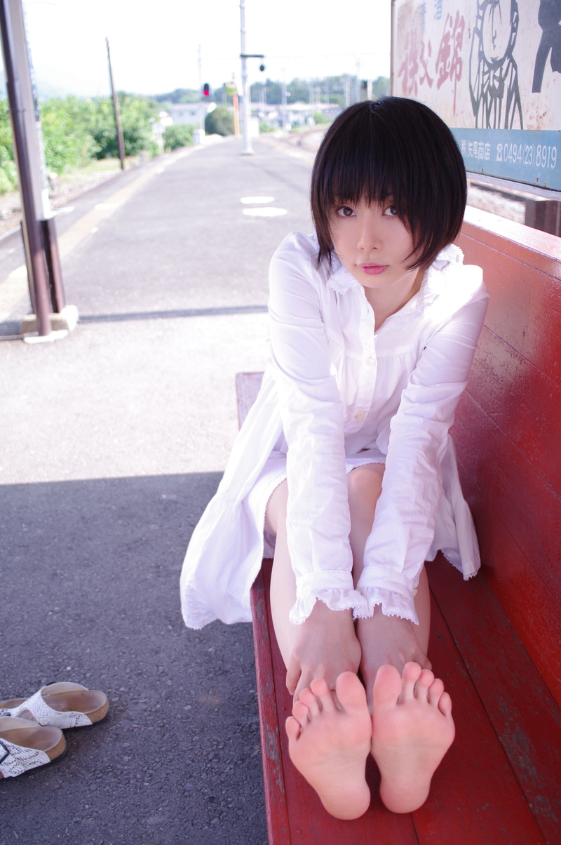 toes, women, feet, short, hd, x, art, shirts, bangs, 4K, people, iiniku, ushijima, hair, soles, asians, wall, legs, japanese, leg