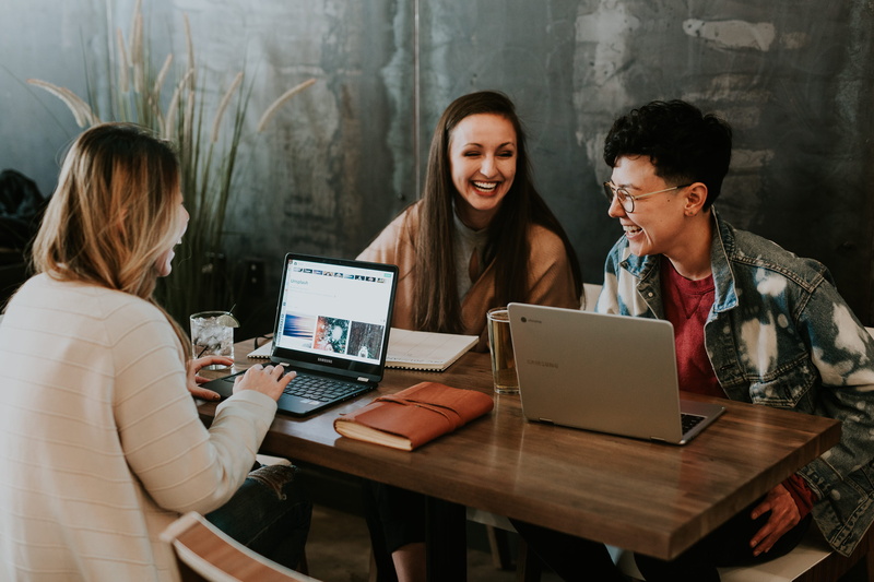 samsung, adult, women, connection, laptop, work, google chromebooks, wireless technology, people, technology, teamwork, brainstorming, young men, leaning