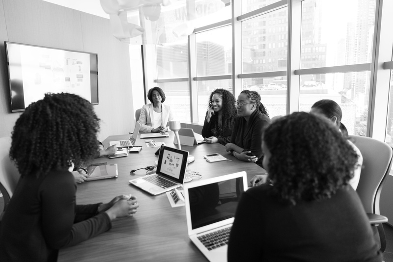 adult, colleague, black and white, 5K, facial expression, sitting, computer, group of people, new business, women, group together, table, communication