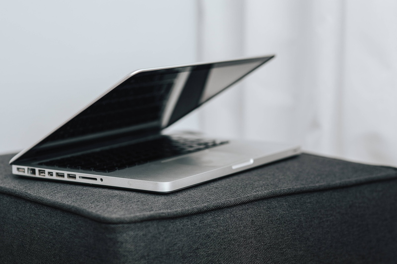 notebook, internet, 4K, table, close-up, selective focus, Apple, portability, computer network, no people, macbook, Silver, single object, copy space