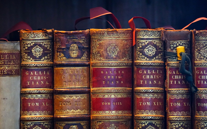 shelf, classical style, series, antique, hardcover book, close-up, library, reading, books, covered, book, study, text, research, hardcover, learn, bookshelf