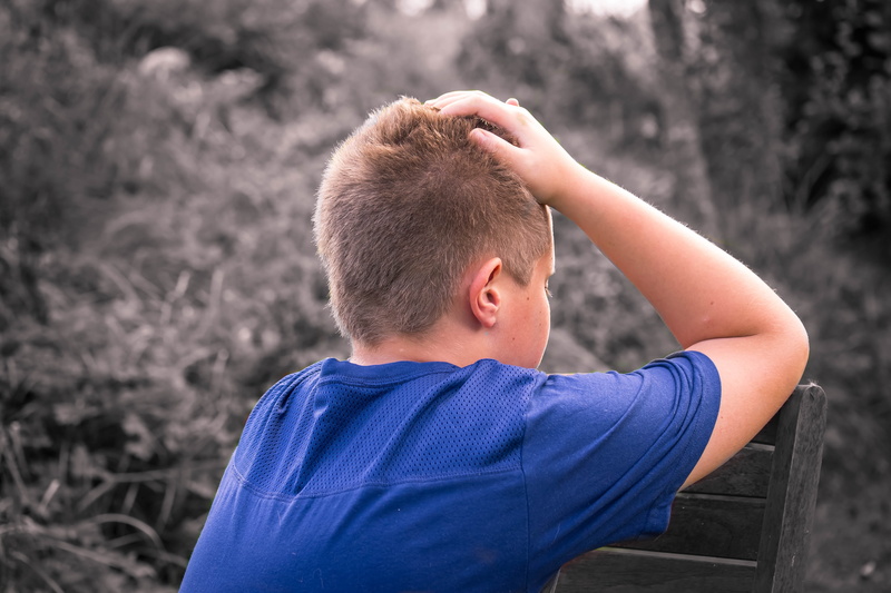 alone, sit, individually, outdoors, sad, thoughtful, blue, neck, photography, hair, want to be alone, give up, wearing, lifestyles, lonely, powered off