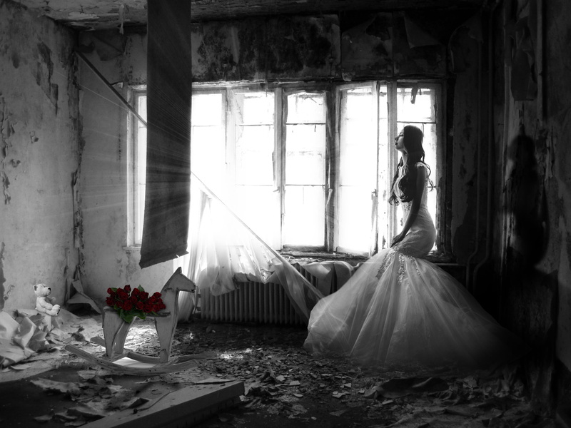 bouquet, mourning, people, females, wedding dress, woman, celebration, white, rose - flower, despair, collapse, pain, flower arrangement, bursts, sadness
