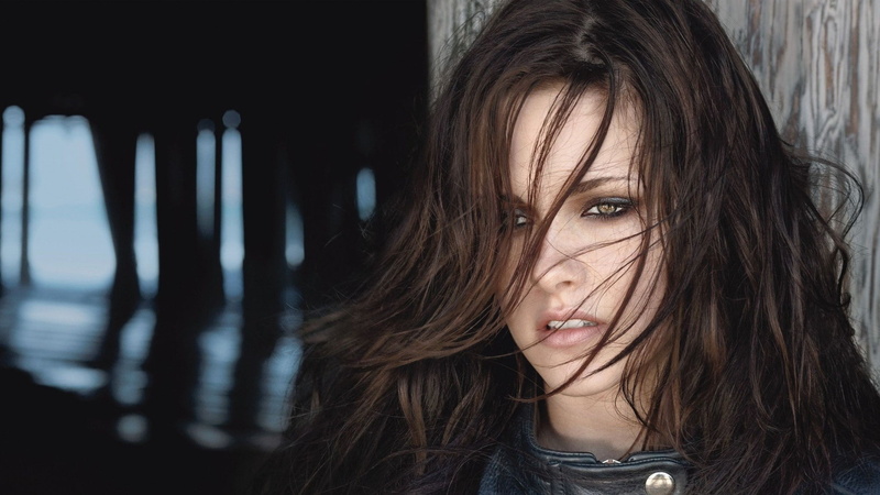 real people, girls, Kristen Stewart, long hair, sadness, women, headshot, depression - sadness, brown hair, looking at camera, contemplation, portrait