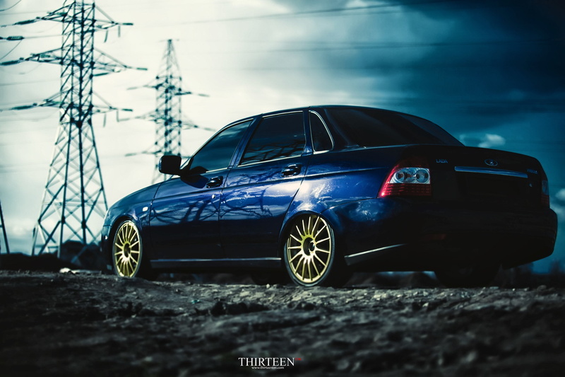 fuel and Power Generation, headlight, window, selective focus, metal, machine, engine, sports Car, tire, focus on foreground, auto, car, street, sedan