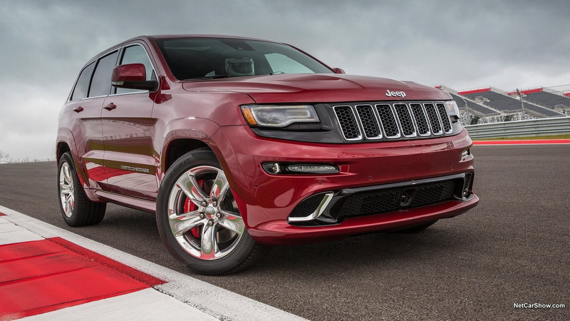 sport, competition, speed, land vehicle, wheel, auto racing, car, red cars, sports car, misfortune, red, people, vehicle, motor vehicle, competitive sport