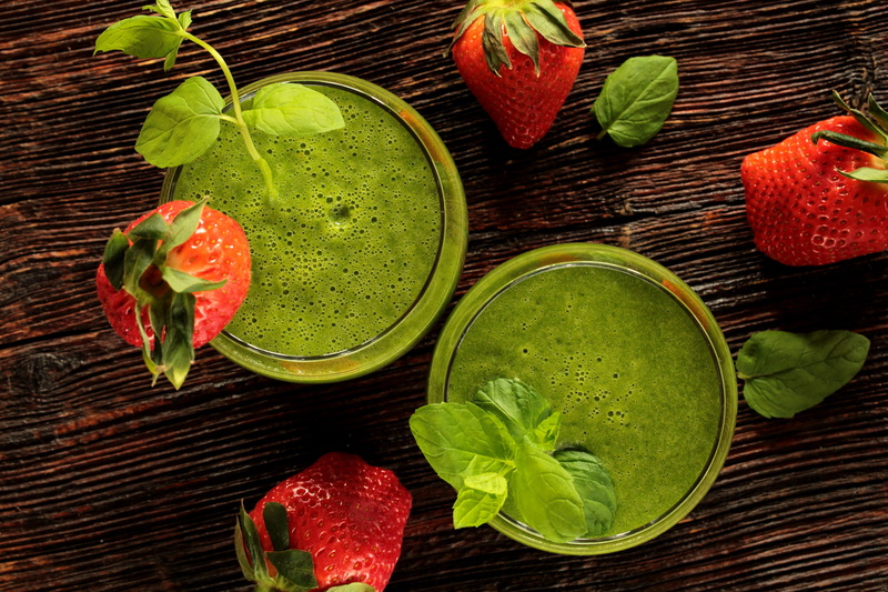 rustic, cocktail, strawberries, fruit, 5K, refreshment, plant part, indoors, wood - Material, mint Leaf - Culinary, organic, drinking glass, green, food