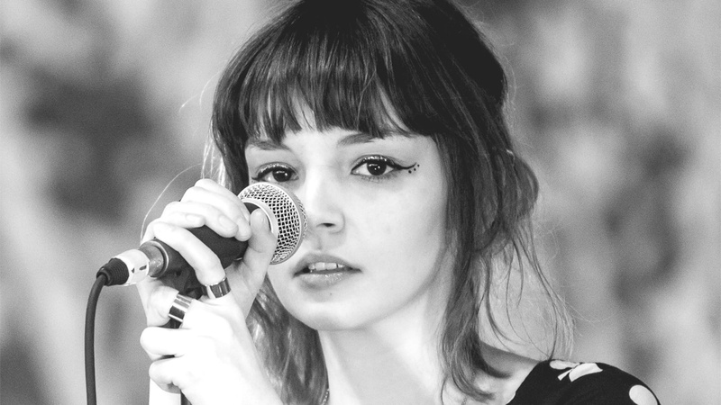 brunette, bangs, front view, close-up, young adult, singer, women, adult, holding, beautiful woman, young women, headshot, day, leisure activity, 1080P