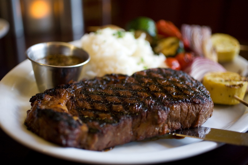 vegetable, selective focus, dinner, food, temptation, still life, healthy eating, close-up, meal, beef, 5K, wellbeing, plate, no people, steak, indoors
