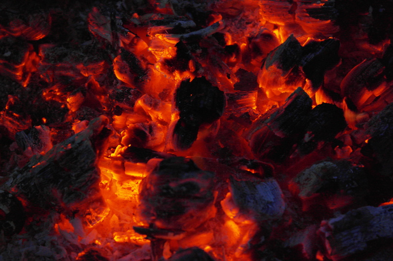 outdoors, bonfire, backgrounds, burning, close-up, ash, glowing, night, red, 5K, koster, flowing, fever, inferno, flame, no people, power in nature, nature