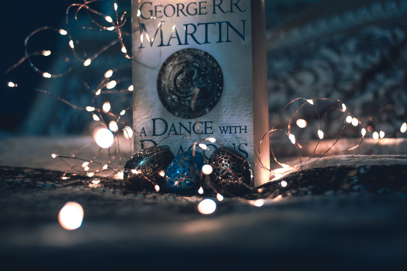 dark, candle, string lights, 5K, decoration, design, knight, glowing, trilogy, indoors, christmas, selective focus, lights, christmas lights, blurred background