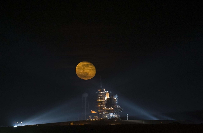 communication, planetary moon, launch, moon, spacecraft, full moon, moonlight, lunar, outdoors, nature, rocket, space, scenics - nature, astronaut, boosters