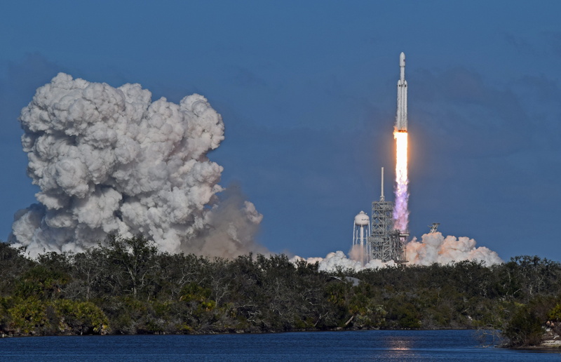land, 4K, no people, sky, architecture, air pollution, building, exploding, tower, building exterior, falcon heavy, launch, nature, mountain, smoke - physical structure