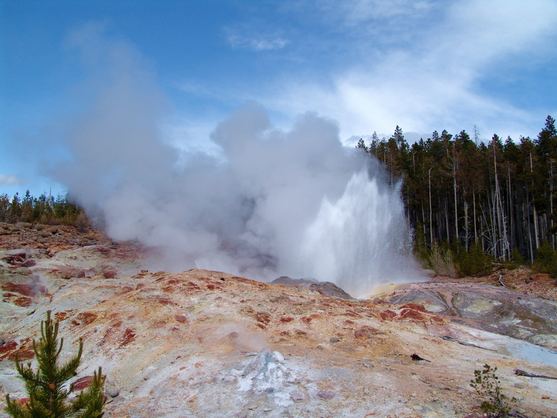 erupting, travel, volcano, unusual, scenics - nature, thermal features, hot Spring, burst, Steamboat Geyser, Wyoming, natural, heat - Temperature, power