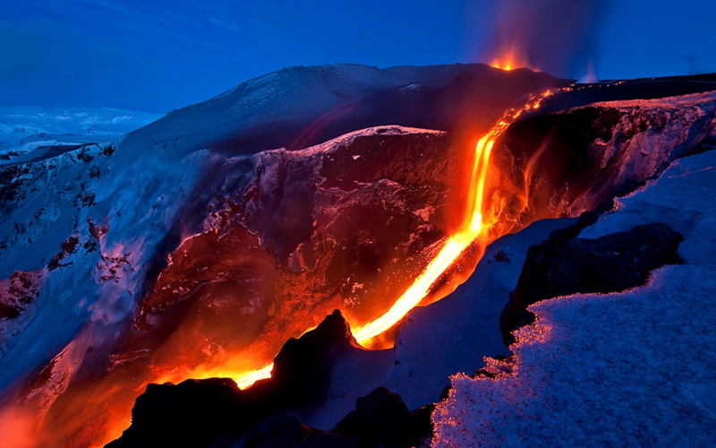 1080P, STREAM, MOUNTAINS, The VOLCANO, SLOPE, MAGMA, SNOW, IZVERZHENIE, DIRECTION, TEMPERATURE, The EVENING, LAVA