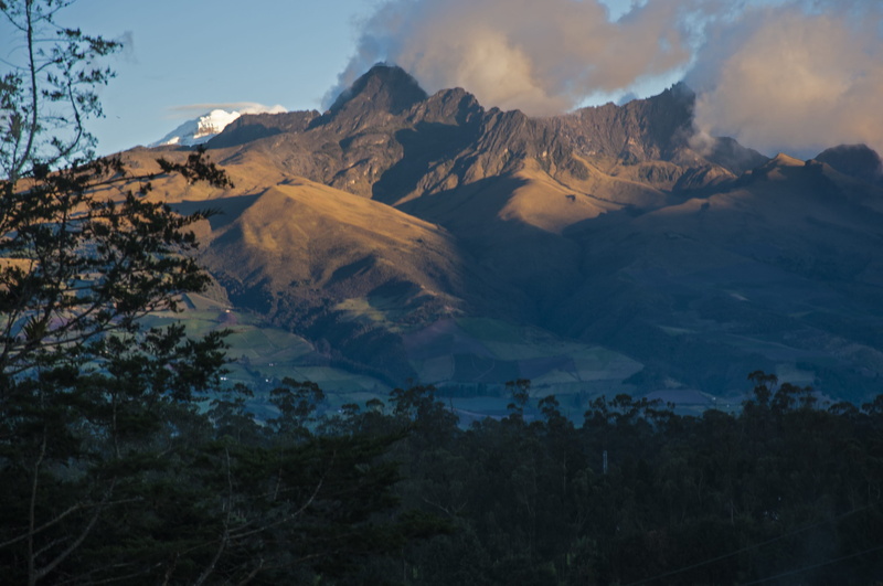 formation, non-urban scene, quito, snowcapped mountain, mountain range, aloag, mountain peak, atardecer, landscape, beauty in nature, ecuador, outdoors